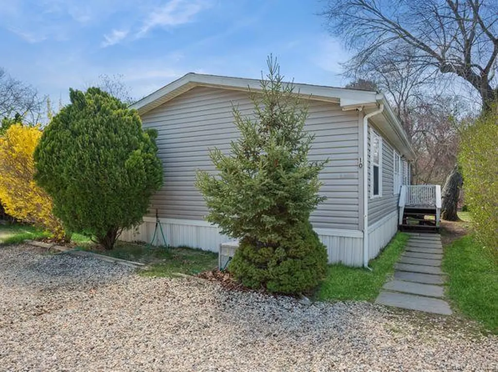 337 Three Mile Harbo East Hampton NY 11937