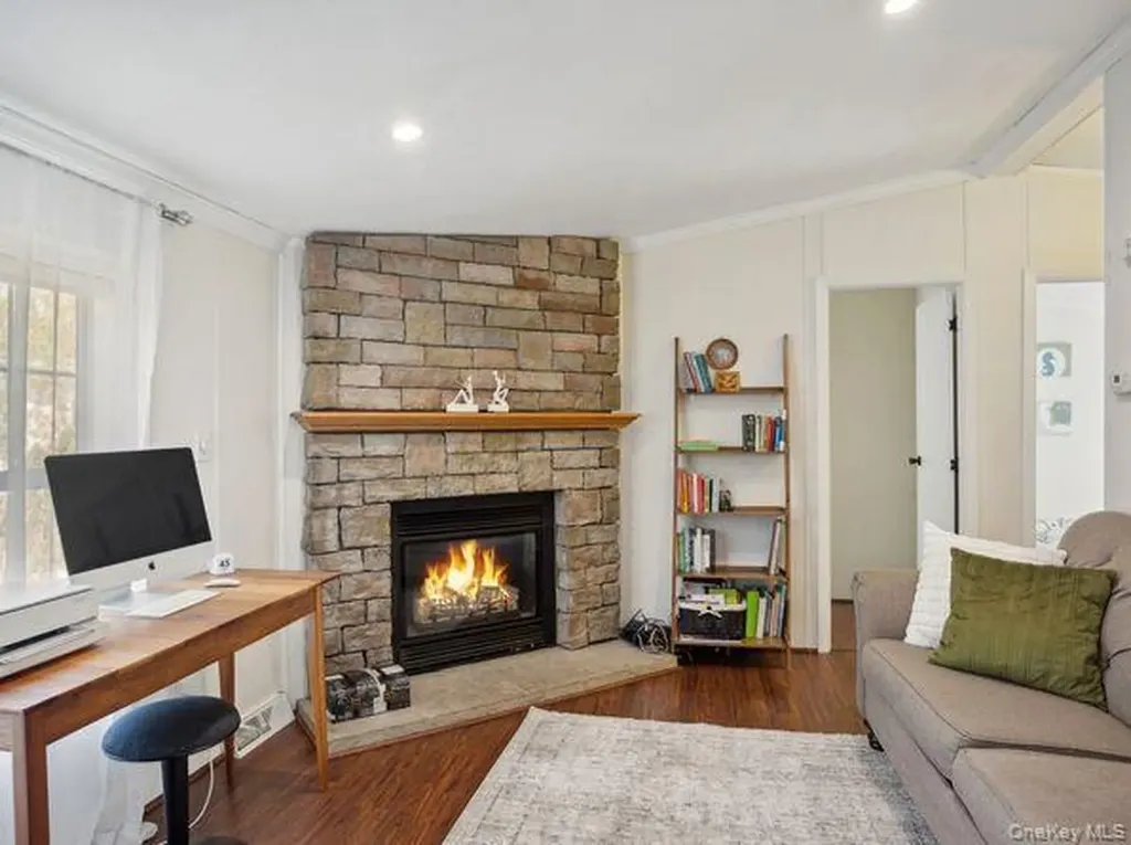 337 Three Mile Harbo East Hampton NY 11937