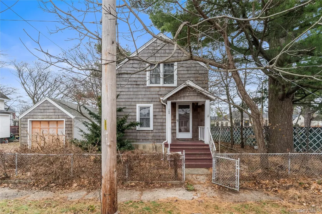 160 Lanier Place Westbury NY 11590