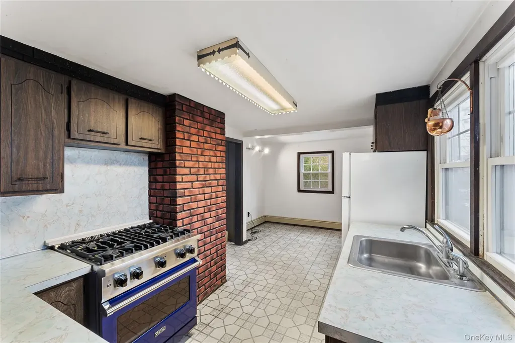 160 Lanier Place Westbury NY 11590