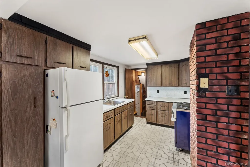160 Lanier Place Westbury NY 11590