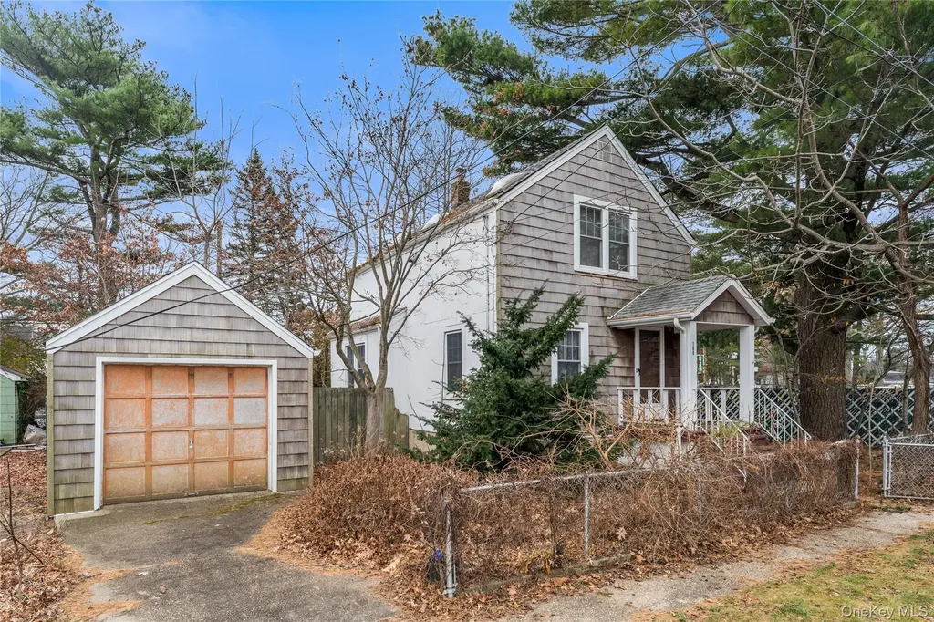 160 Lanier Place Westbury NY 11590