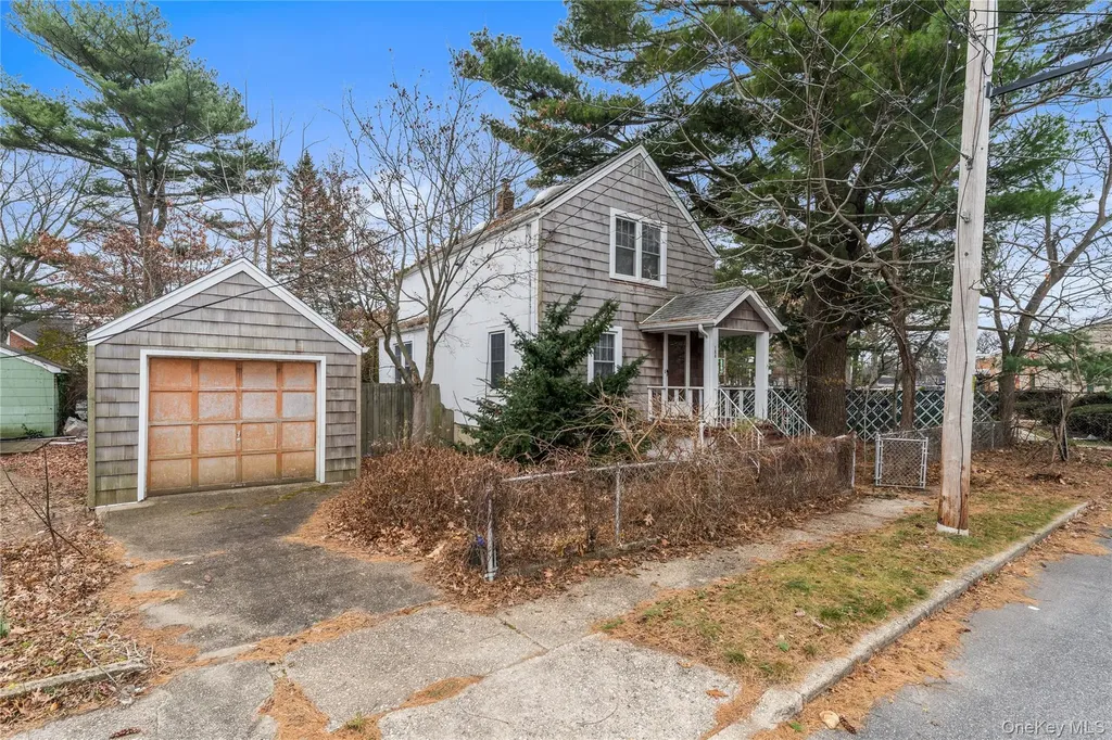 160 Lanier Place Westbury NY 11590