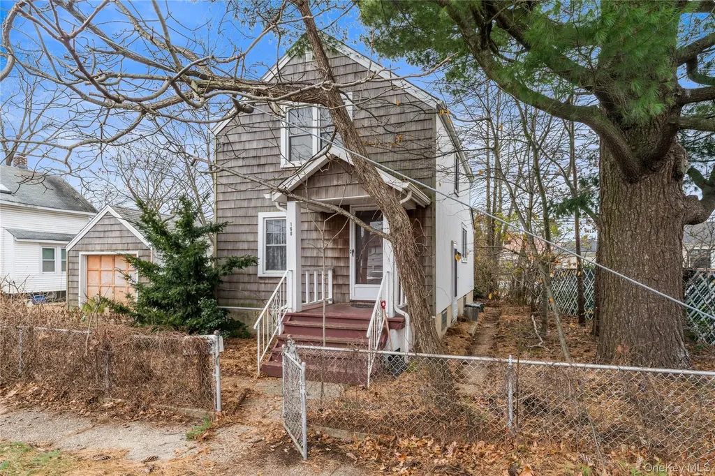 160 Lanier Place Westbury NY 11590