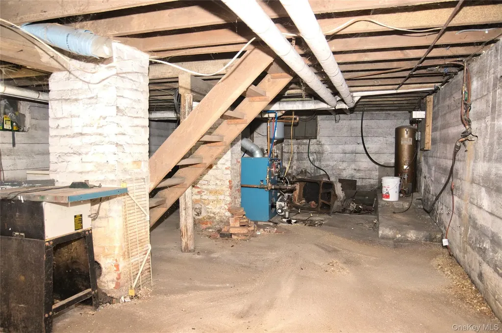 256 Round Hill Road Florida NY 10921
