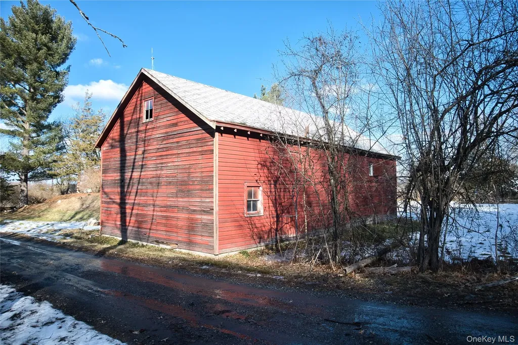 256 Round Hill Road Florida NY 10921