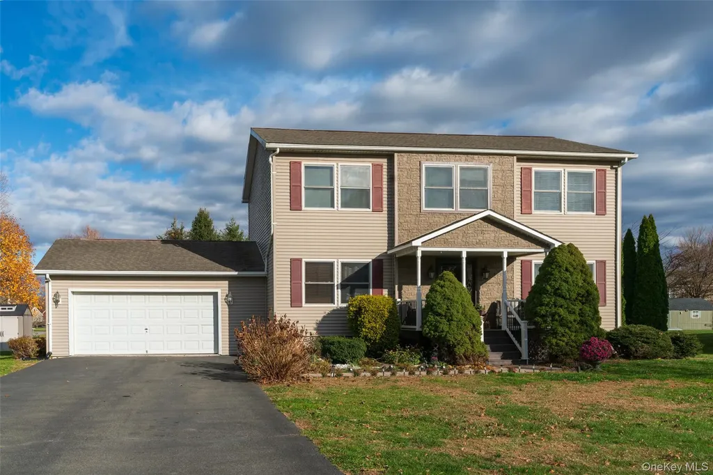 84 Josephs Drive Saugerties NY 12477