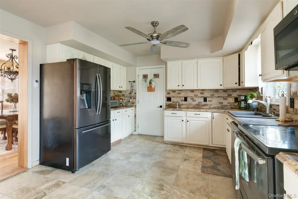 84 Josephs Drive Saugerties NY 12477