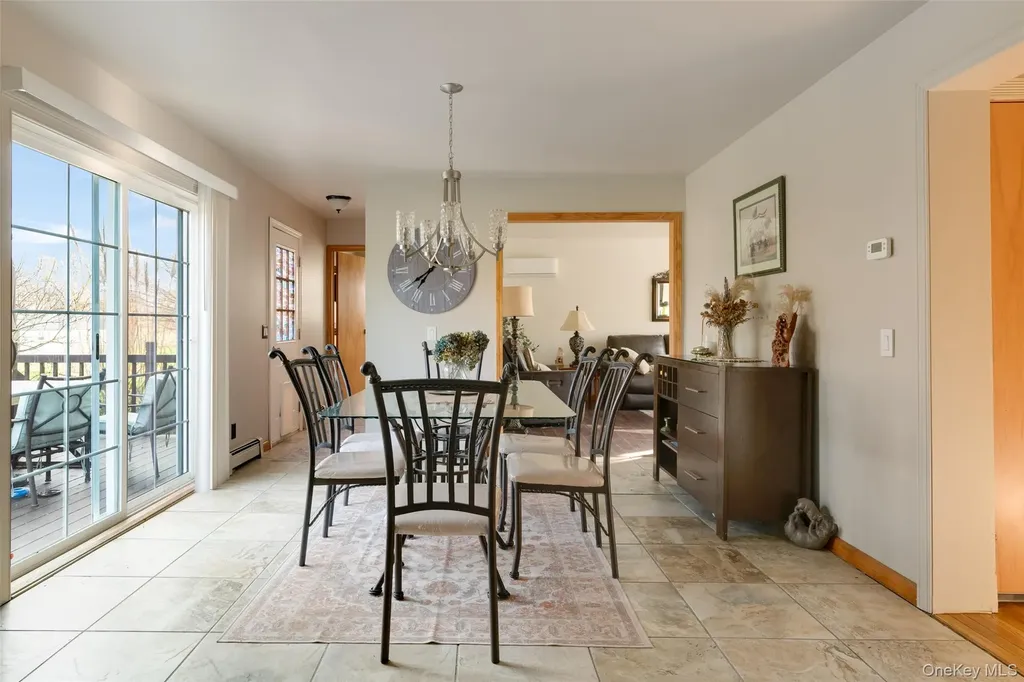 84 Josephs Drive Saugerties NY 12477