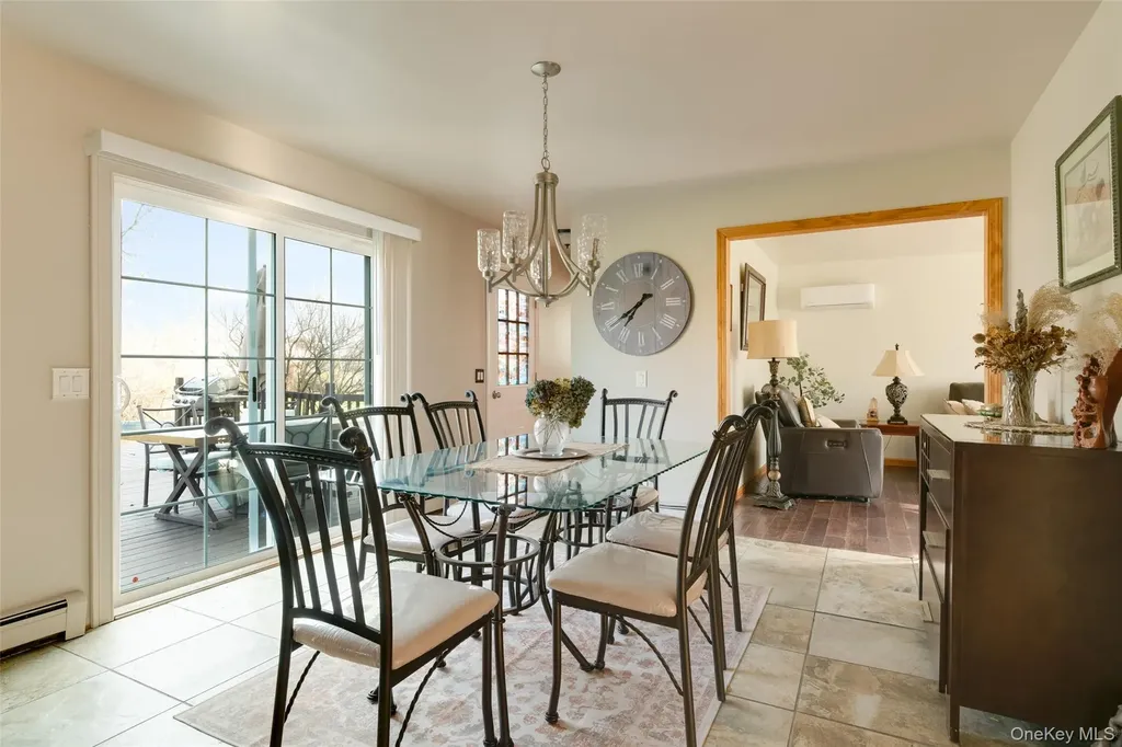 84 Josephs Drive Saugerties NY 12477