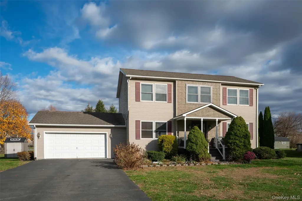 84 Josephs Drive Saugerties NY 12477