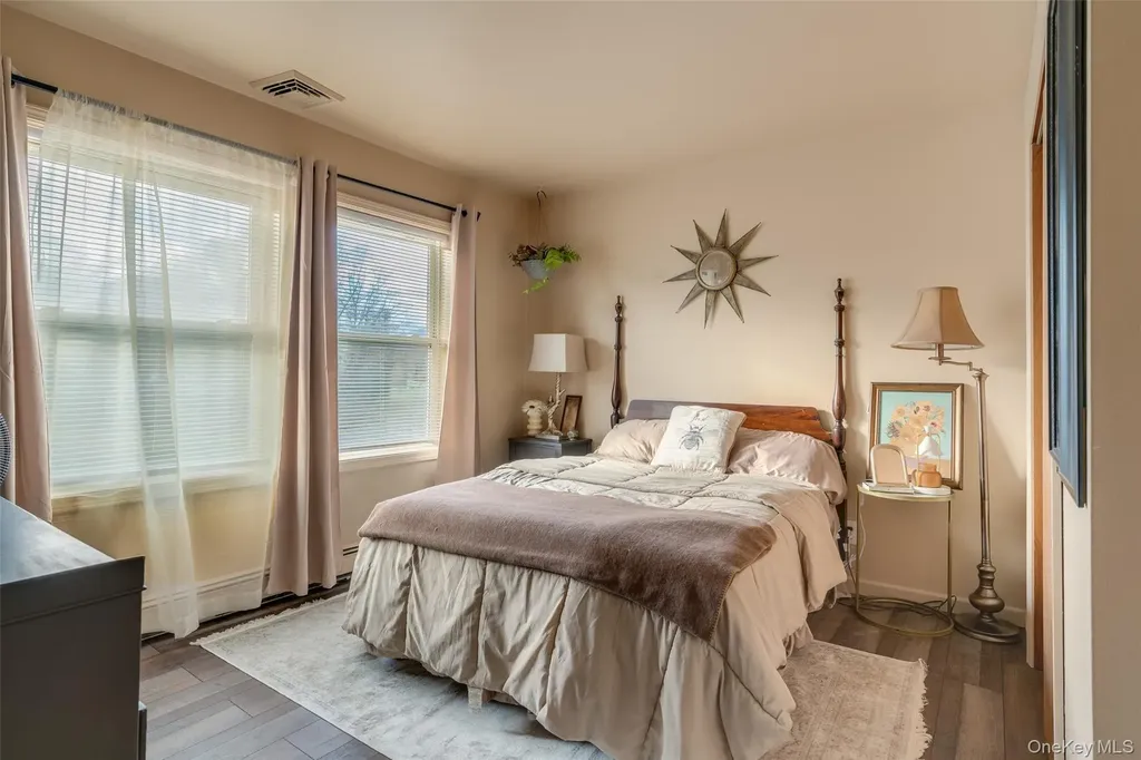 84 Josephs Drive Saugerties NY 12477