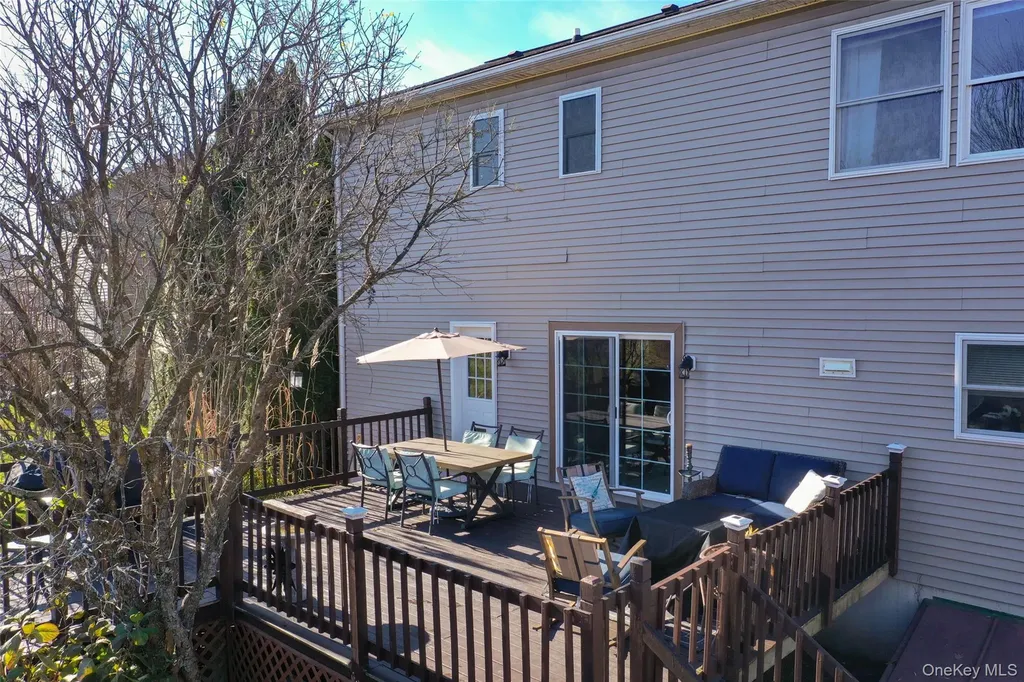 84 Josephs Drive Saugerties NY 12477