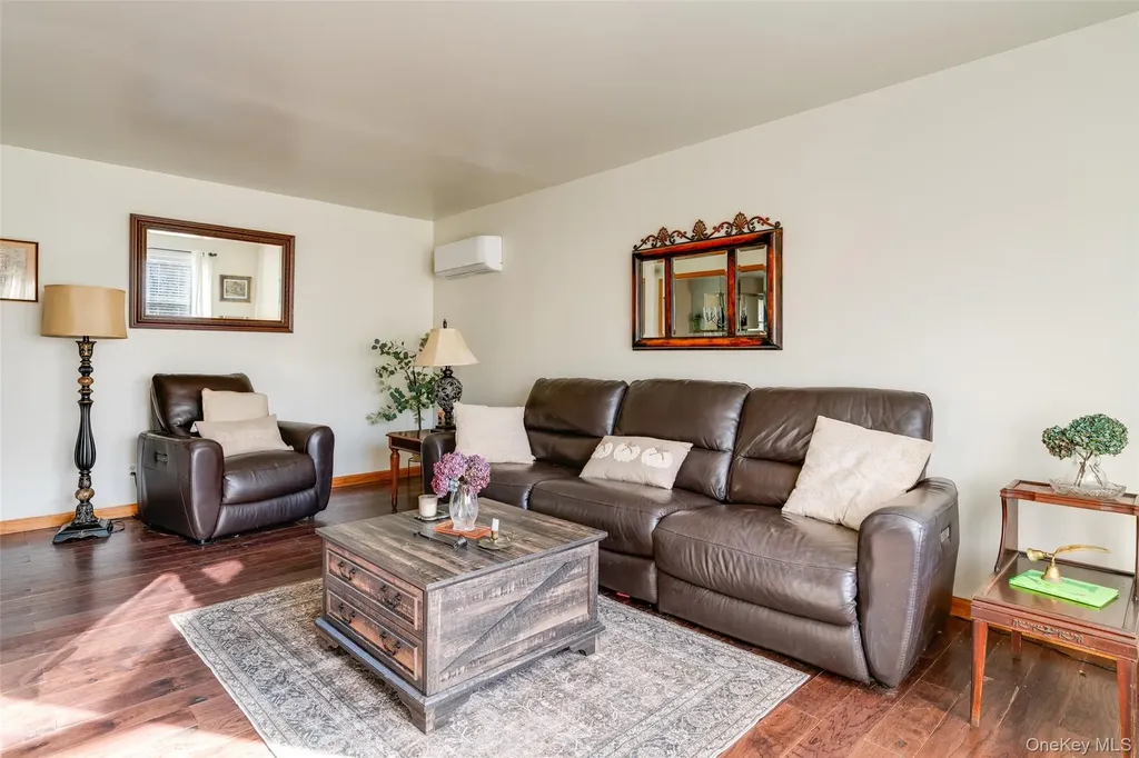 84 Josephs Drive Saugerties NY 12477