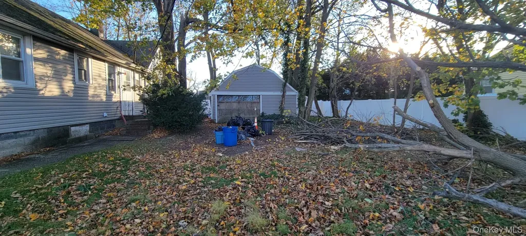 11 45th Street Lindenhurst NY 11757
