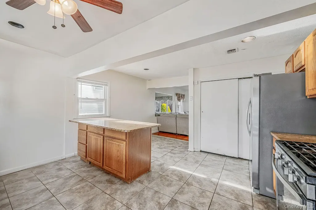 18 Jasper Street S Valley Stream NY 11580