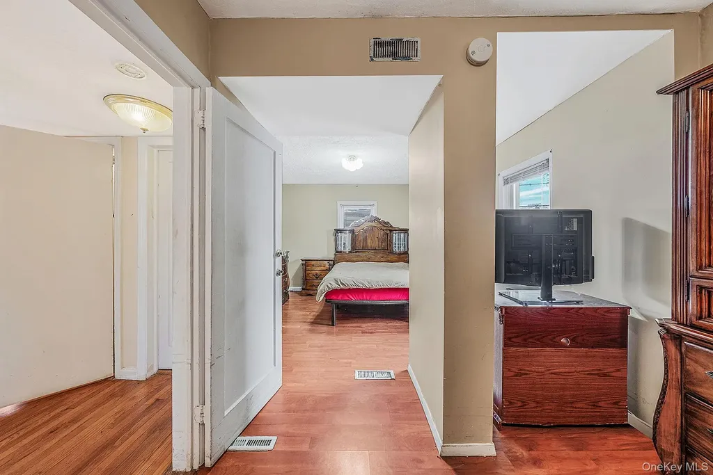 18 Jasper Street S Valley Stream NY 11580