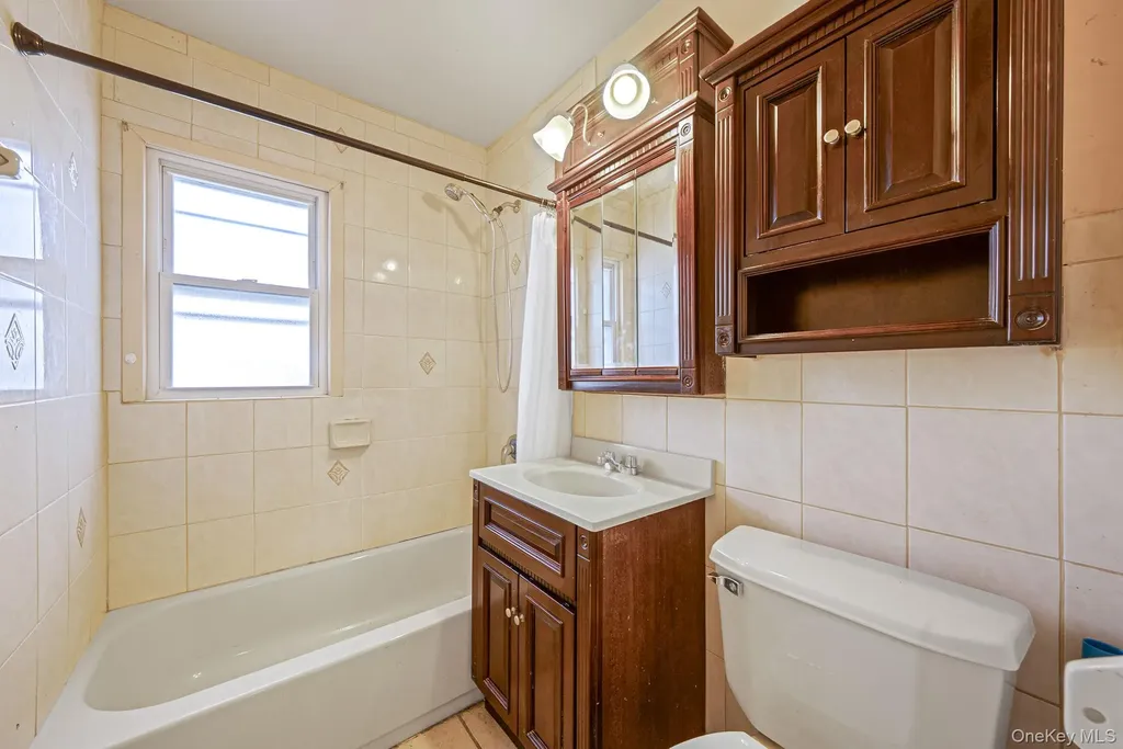 18 Jasper Street S Valley Stream NY 11580