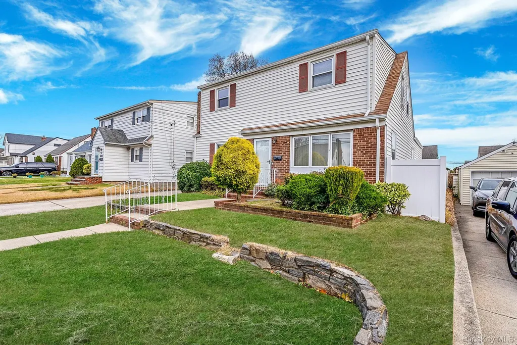 18 Jasper Street S Valley Stream NY 11580