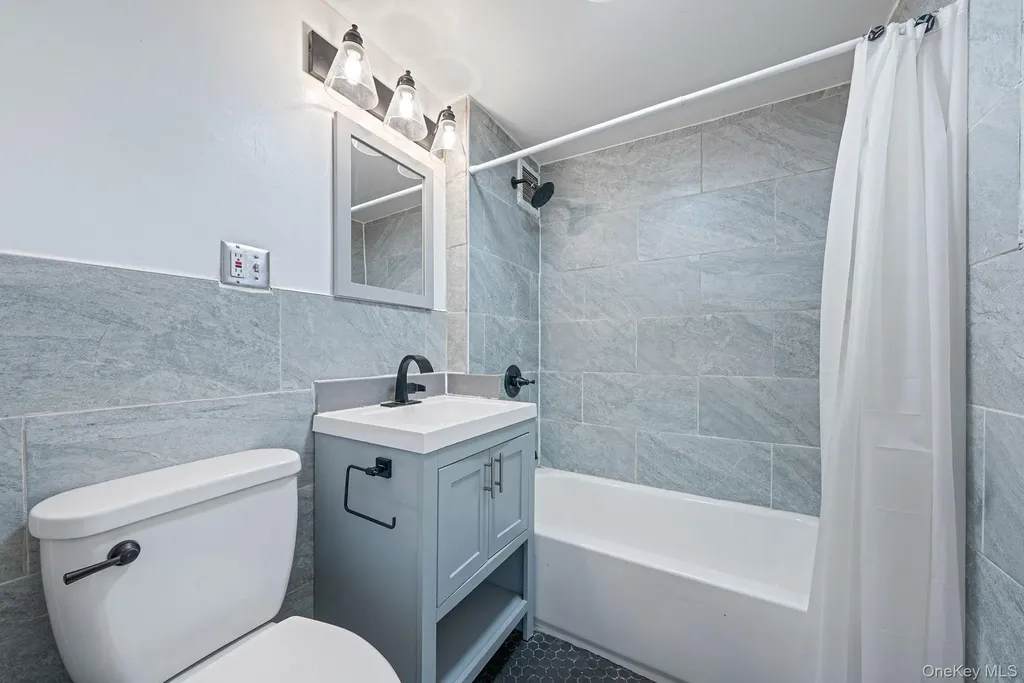 18 Jasper Street S Valley Stream NY 11580