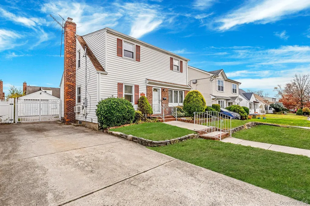 18 Jasper Street S Valley Stream NY 11580