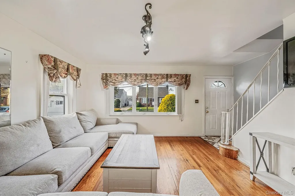 18 Jasper Street S Valley Stream NY 11580