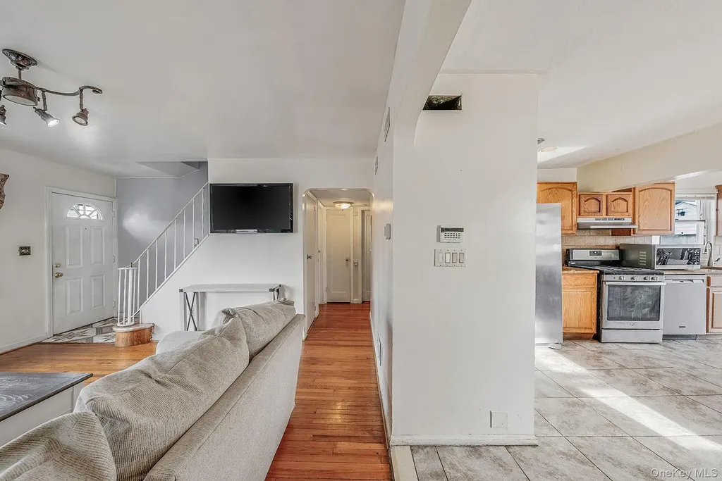 18 Jasper Street S Valley Stream NY 11580