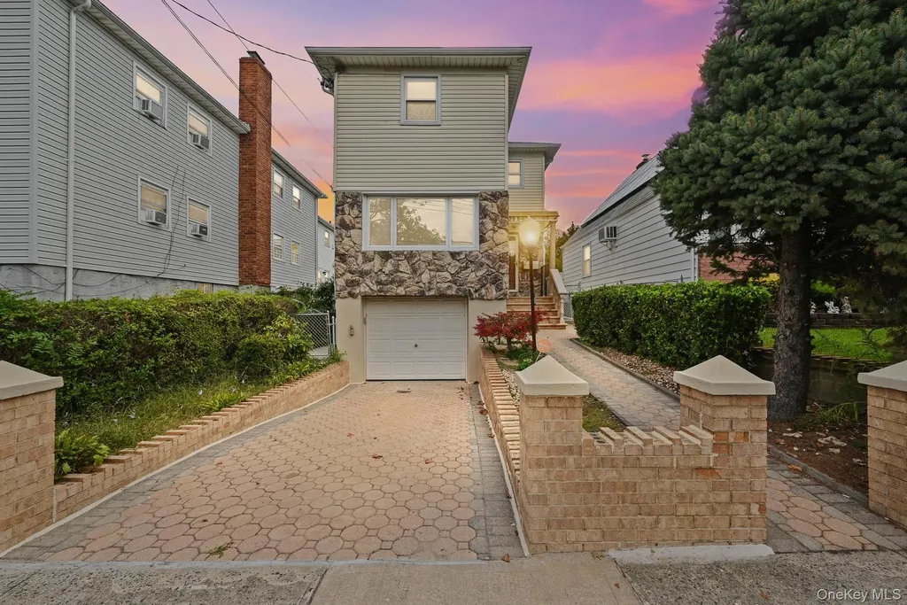 238-11 148th Drive Rosedale NY 11422