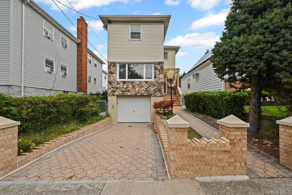 238-11 148th Drive Rosedale NY 11422