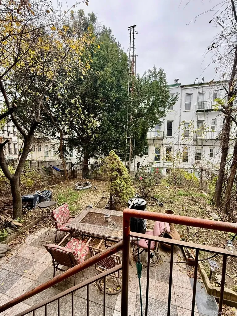 2052 Gates Avenue Ridgewood NY 11385