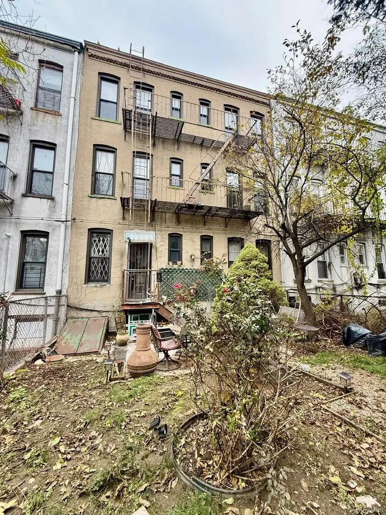 2052 Gates Avenue Ridgewood NY 11385