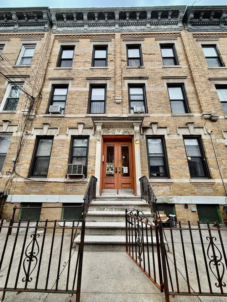 2052 Gates Avenue Ridgewood NY 11385