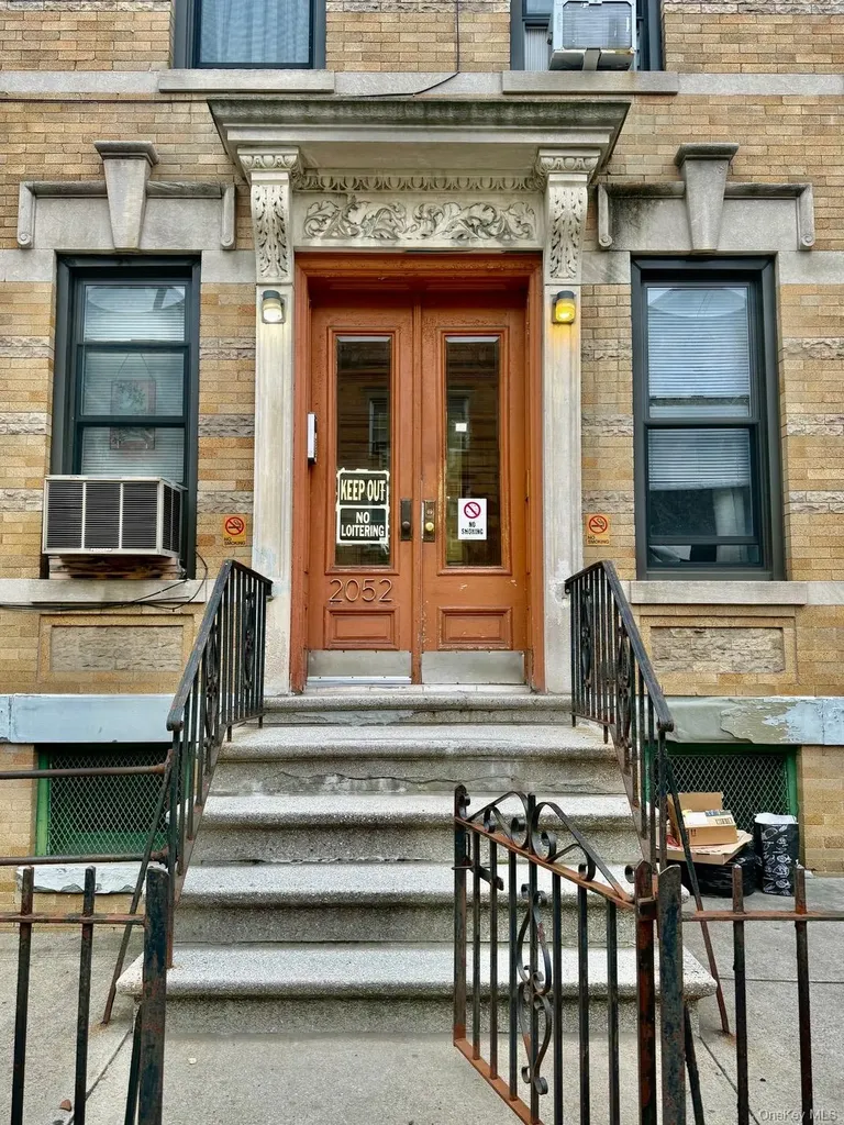2052 Gates Avenue Ridgewood NY 11385