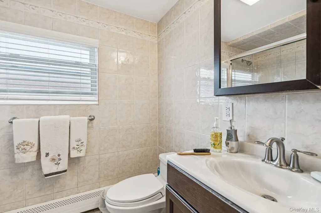 466 Jefferson Place Mineola NY 11501