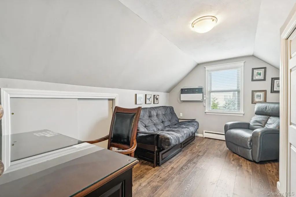 466 Jefferson Place Mineola NY 11501