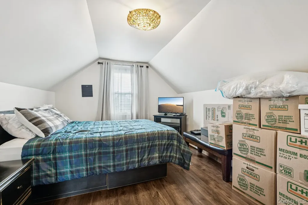 466 Jefferson Place Mineola NY 11501
