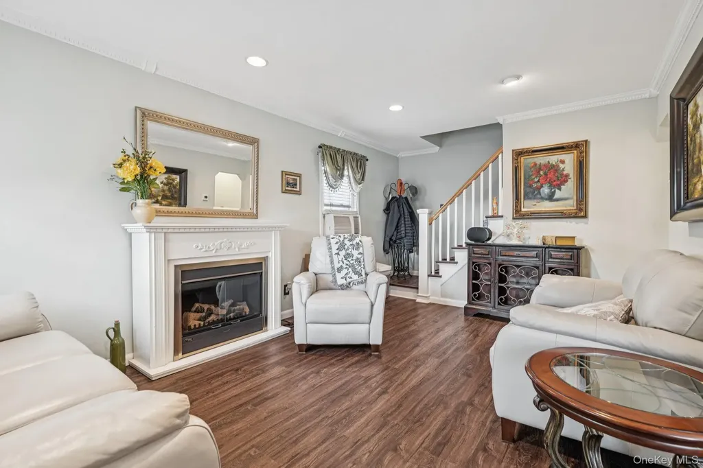466 Jefferson Place Mineola NY 11501