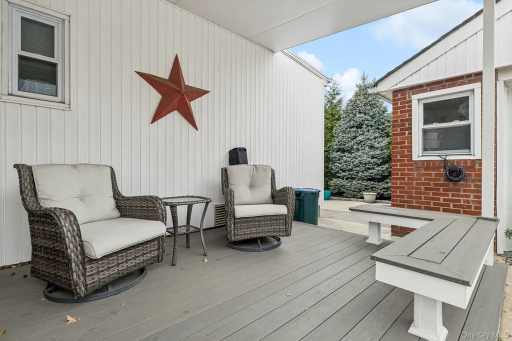 466 Jefferson Place Mineola NY 11501