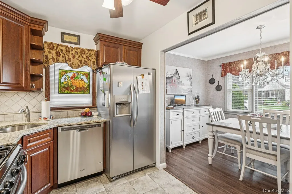 466 Jefferson Place Mineola NY 11501
