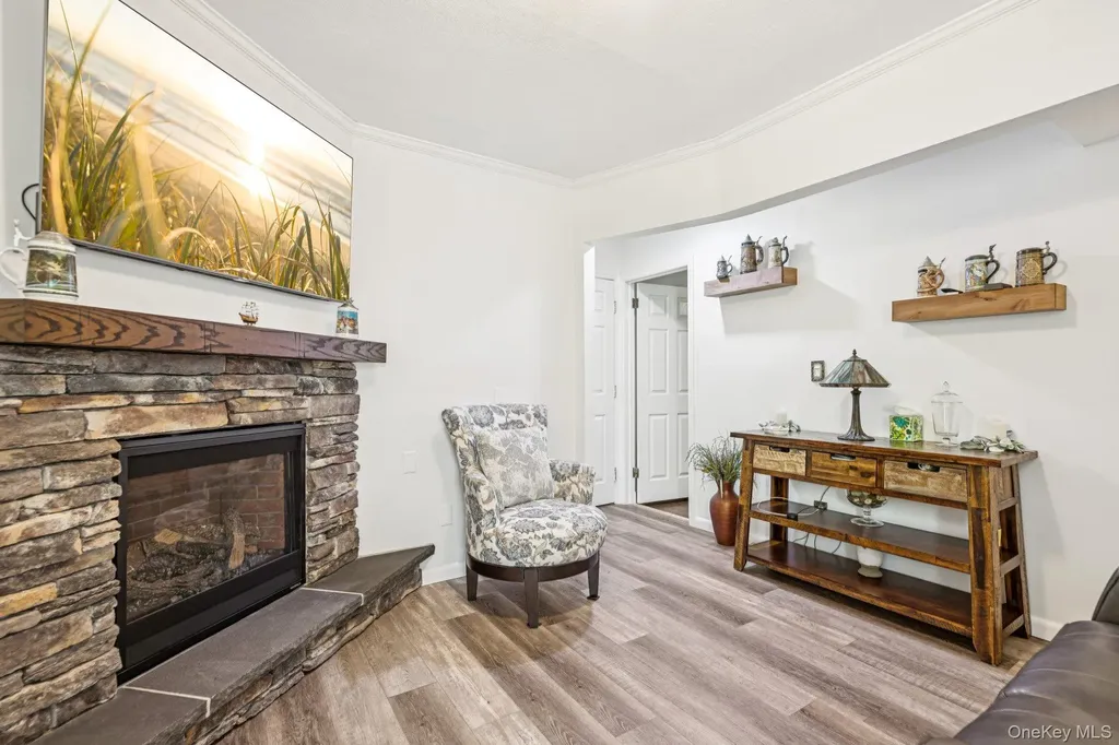 466 Jefferson Place Mineola NY 11501