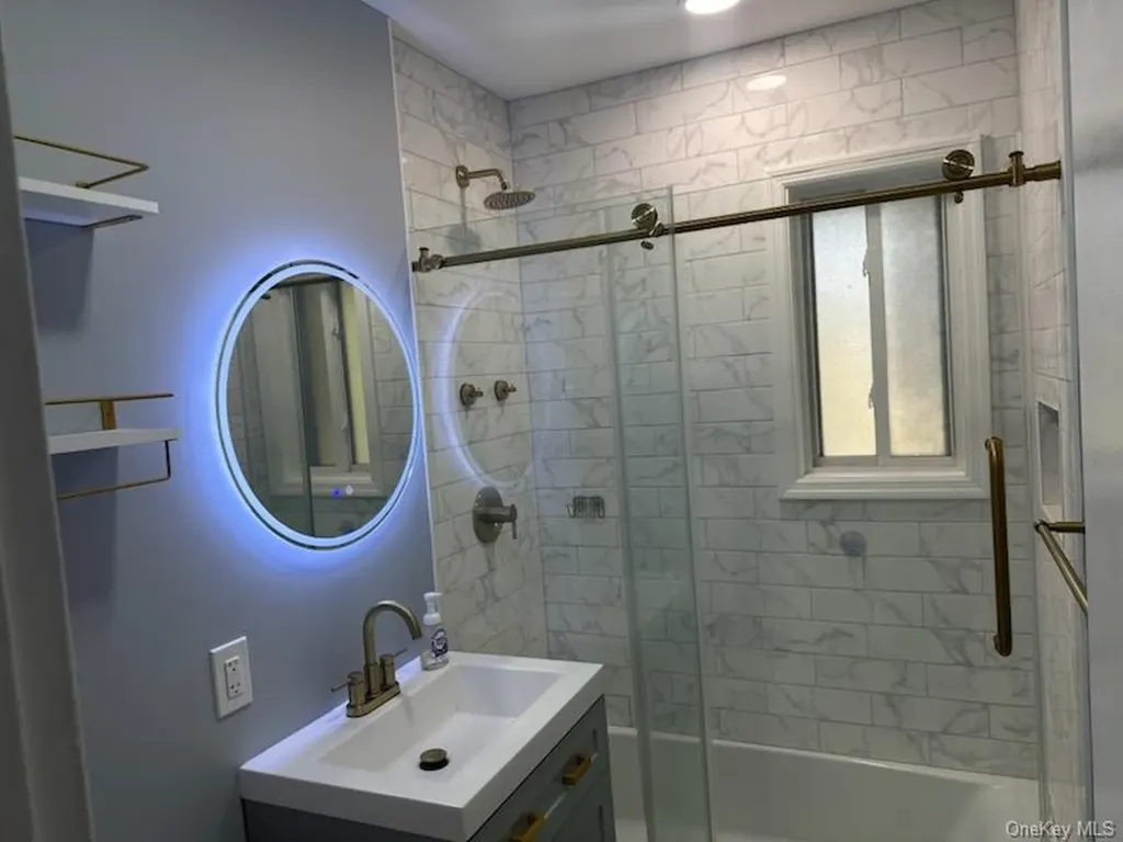 141 Edmunton Drive North Babylon NY 11703
