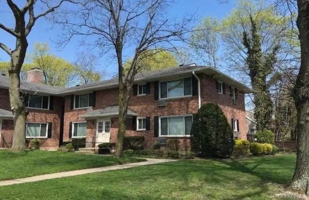 141 Edmunton Drive North Babylon NY 11703