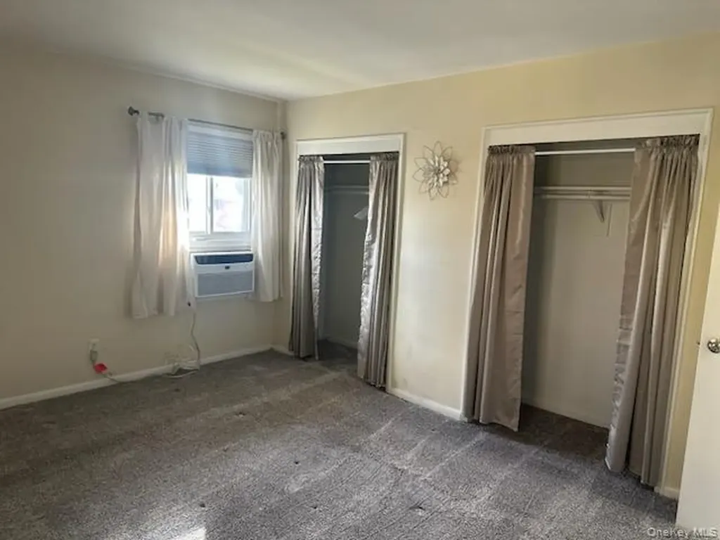 141 Edmunton Drive North Babylon NY 11703