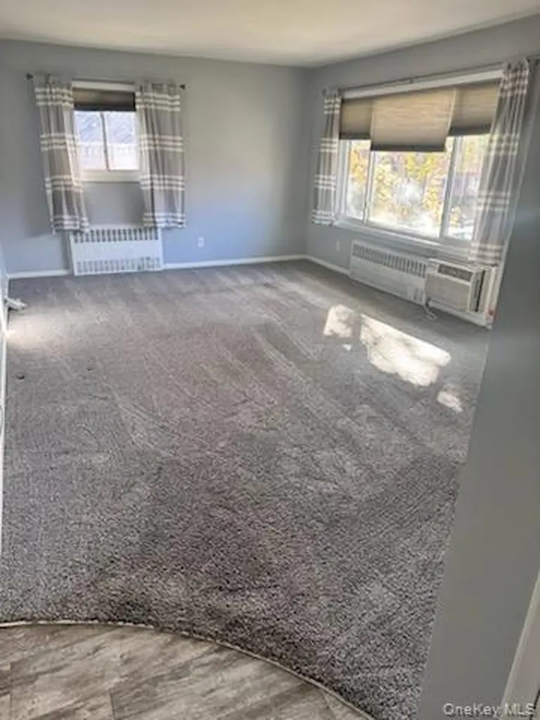 141 Edmunton Drive North Babylon NY 11703