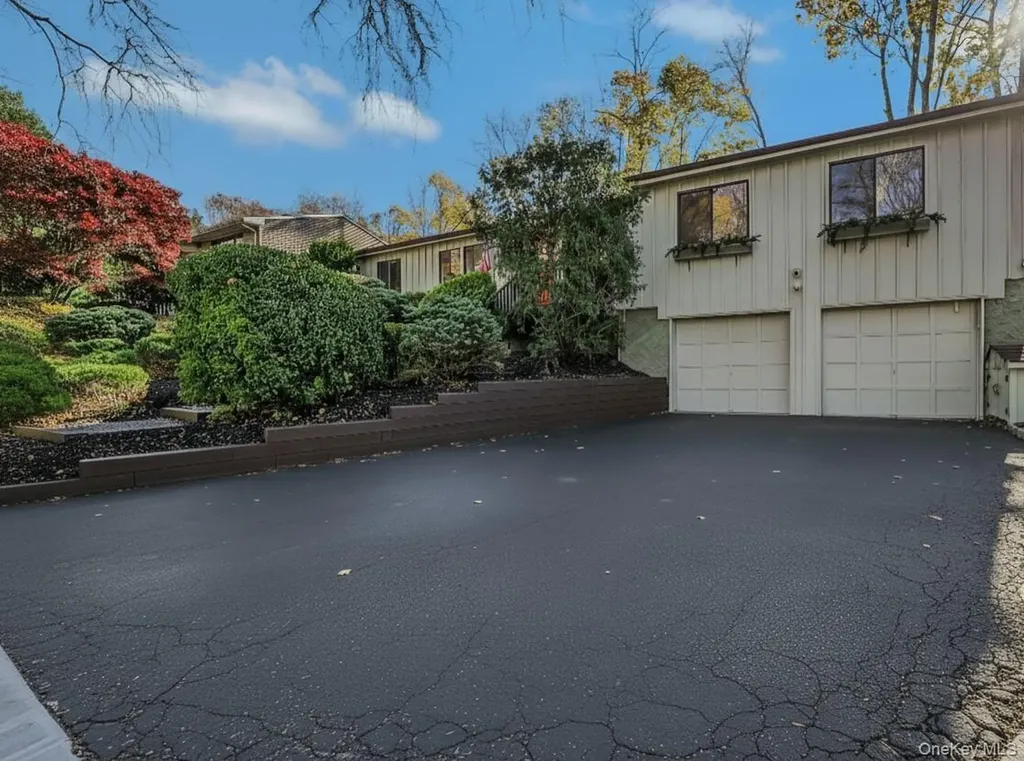 22 Highridge Drive Huntington NY 11743