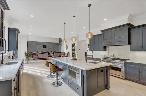 119 Wheatley Road Old Westbury NY 11568