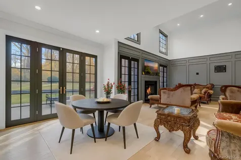 119 Wheatley Road Old Westbury NY 11568