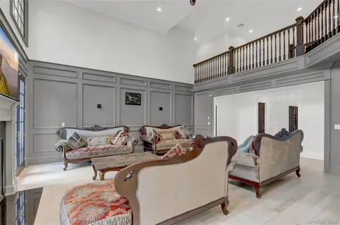 119 Wheatley Road Old Westbury NY 11568