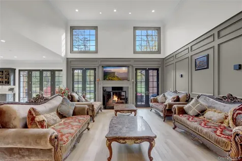119 Wheatley Road Old Westbury NY 11568