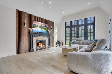 119 Wheatley Road Old Westbury NY 11568